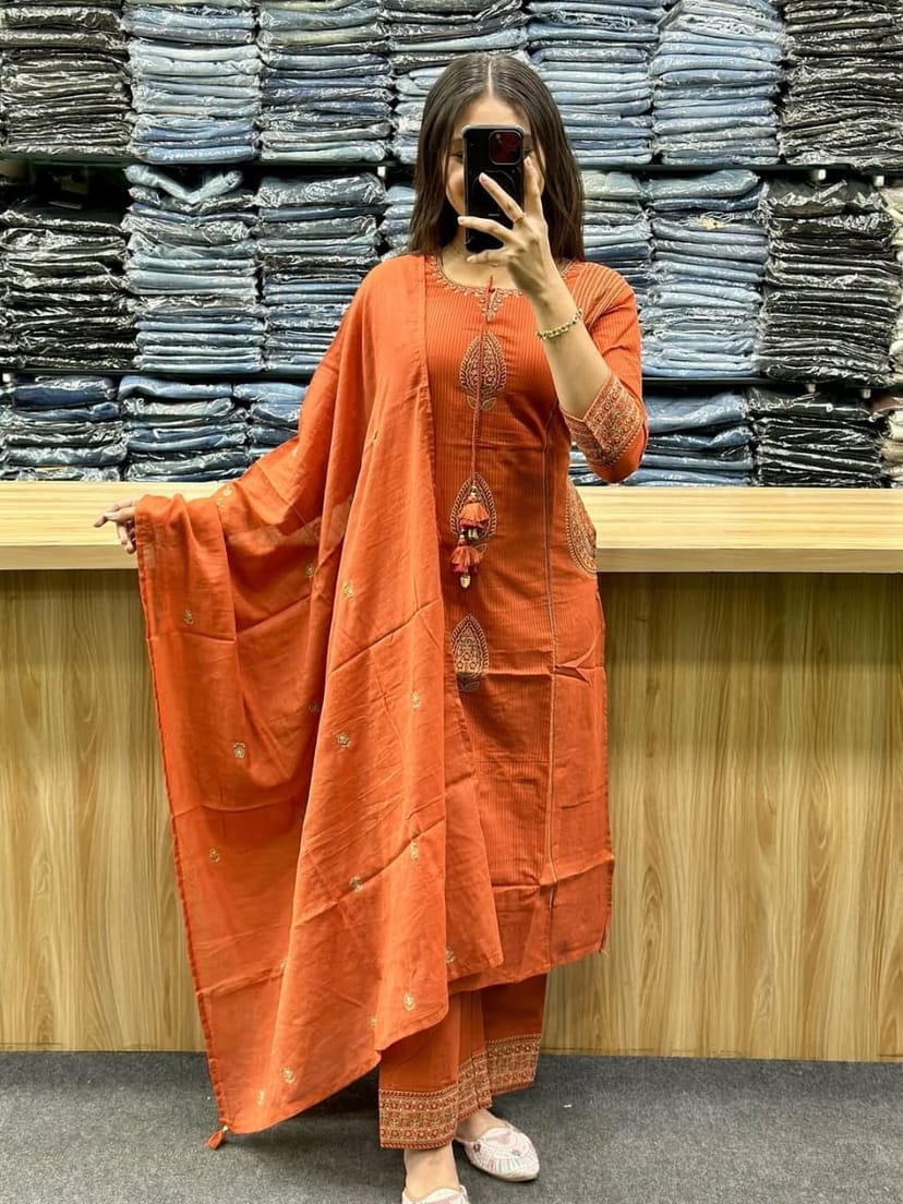 मैरून अनारकली सूट - Image 1